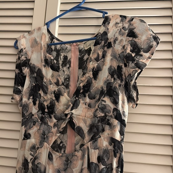 Host pick! Lost in Lunar Size 2 EUC Long Flowy Dress - slits very flattering - Picture 5 of 7